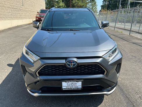 Used 2021 Toyota RAV4 SE AWD/4WD image 2