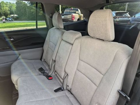 Used 2020 Honda Pilot EX image 18