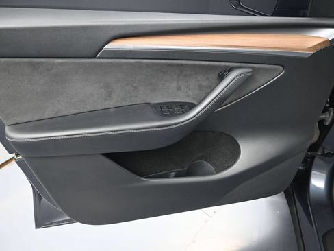 Used 2022 Tesla Model Y Performance AWD/4WD image 10