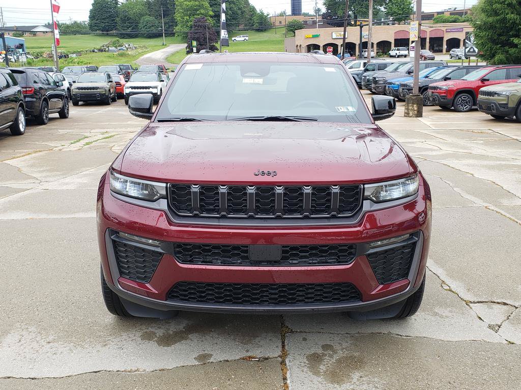New 2026 Jeep Grand Cherokee Limited w/ Limited Altitude Package AWD/4WD image 8