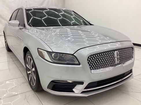 Used 2017 Lincoln Continental Premiere image 3