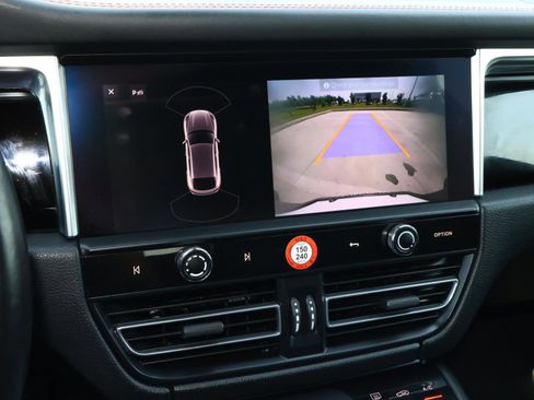 Used 2023 Porsche Macan S image 31