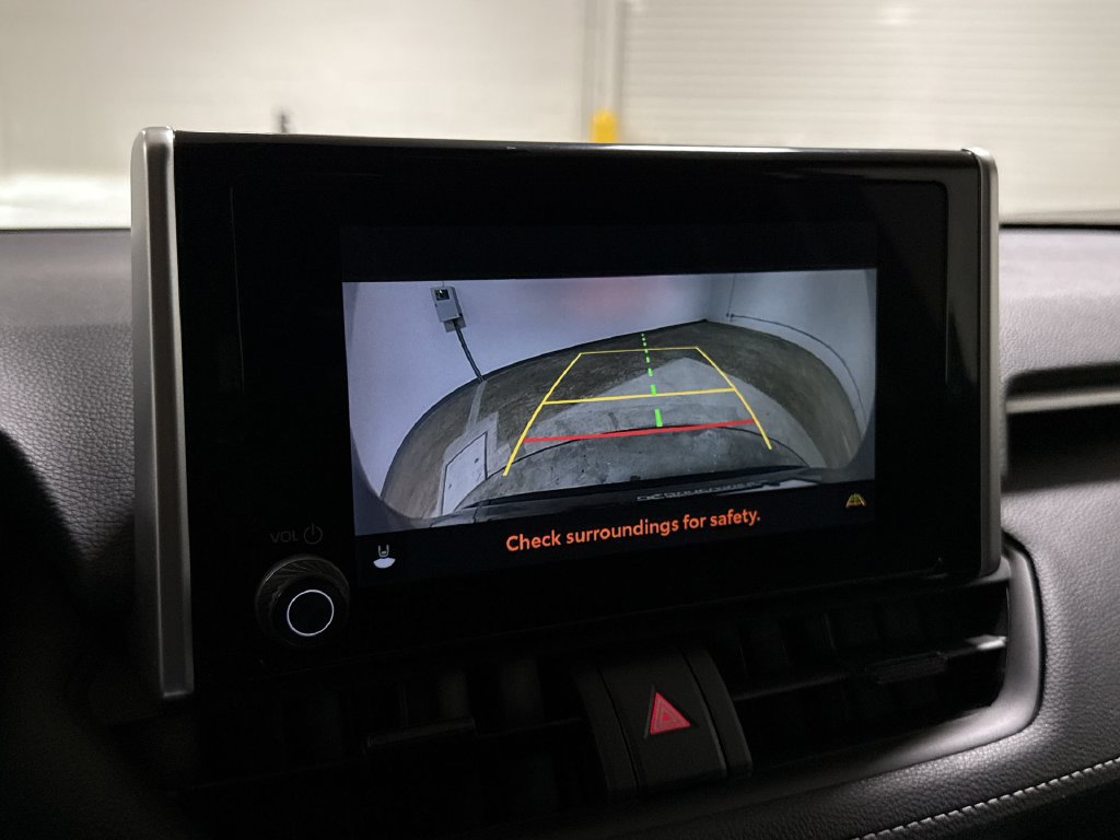 Used 2025 Toyota RAV4 XLE FWD image 15