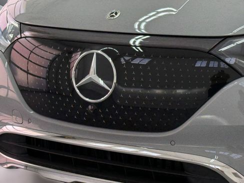 New 2026 Mercedes-Benz EQE 320 4MATIC SUV image 19