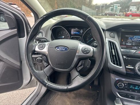 Used 2012 Ford Focus Titanium image 9