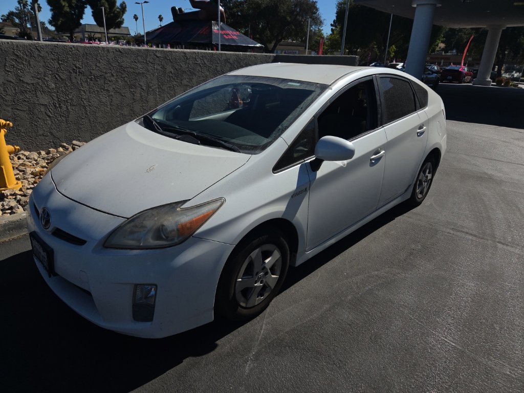 Used 2010 Toyota Prius Three w/ Preferred Accessory Pkg FWD image 1