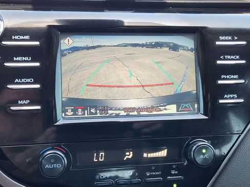 Used 2019 Toyota Camry SE w/ Convenience Package FWD image 7