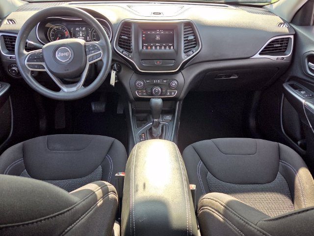 Used 2019 Jeep Cherokee Latitude w/ Popular Appearance Group FWD image 8