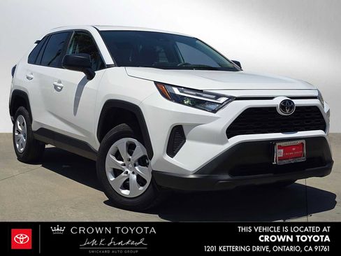 Certified 2025 Toyota RAV4 LE FWD image 1