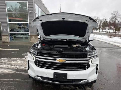 Used 2024 Chevrolet Tahoe LT w/ LT Signature Package image 10