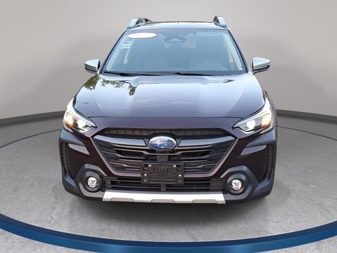 Used 2025 Subaru Outback Touring AWD/4WD image 2