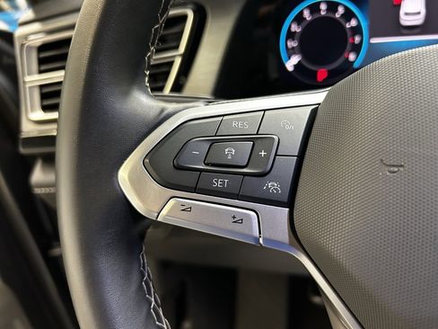 Used 2024 Volkswagen Atlas Cross Sport SE image 12