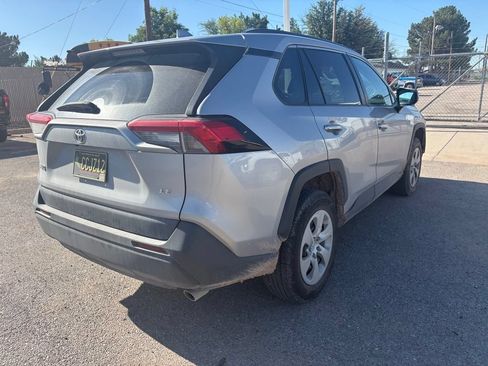 Used 2019 Toyota RAV4 LE FWD image 4