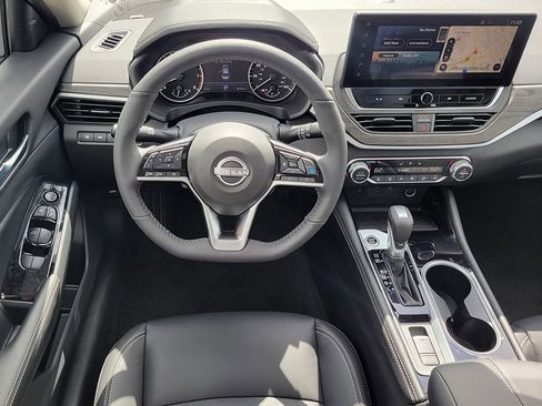 New 2025 Nissan Altima 2.5 SL image 13