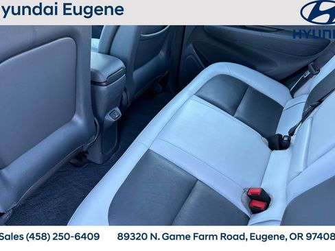 Used 2017 Chevrolet Bolt Premier w/ Driver Confidence II Package image 20