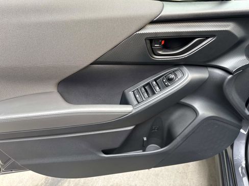 Used 2025 Subaru Crosstrek 2.0i Premium image 15