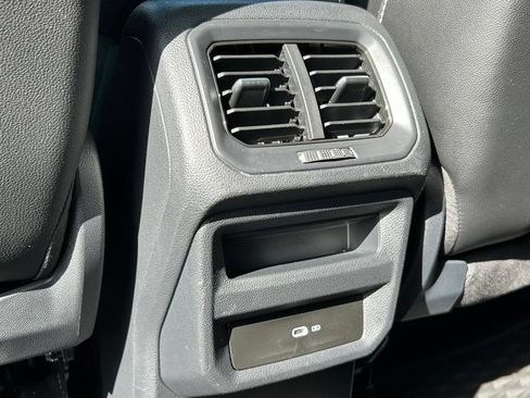 Certified 2022 Volkswagen Taos SE AWD/4WD image 52