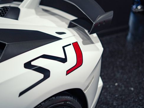 Used 2020 Lamborghini Aventador SVJ AWD/4WD image 15