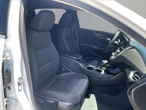 Used 2023 Chevrolet Malibu LS FWD image 9
