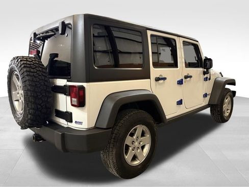 Used 2012 Jeep Wrangler Unlimited Rubicon w/ Connectivity Group image 5