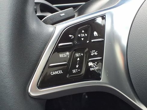Certified 2025 Mercedes-Benz GLC 300 4MATIC image 9