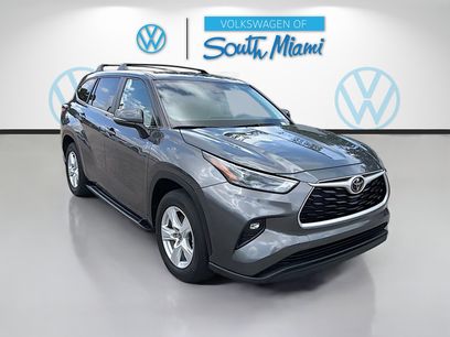 Used 2023 Toyota Highlander LE