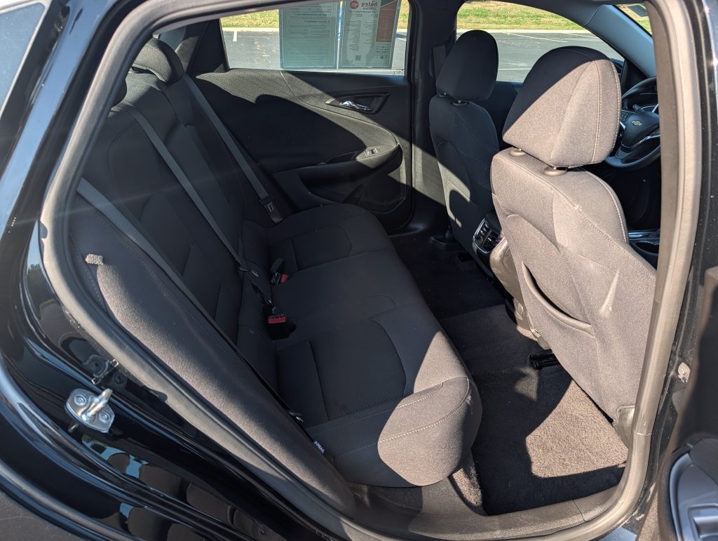 Used 2025 Chevrolet Malibu LT FWD image 15