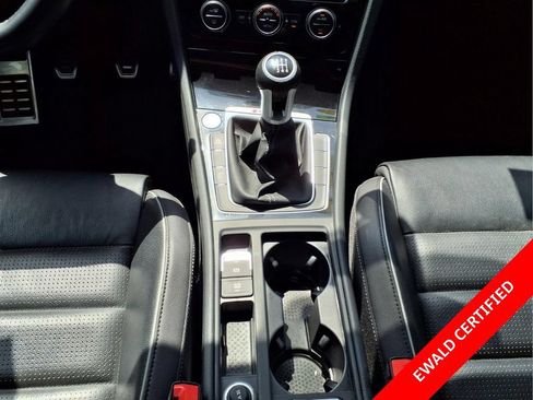 Used 2019 Volkswagen Golf R 4-Door AWD/4WD image 17