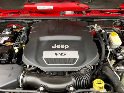 Used 2016 Jeep Wrangler Sahara w/ Connectivity Group AWD/4WD image 32