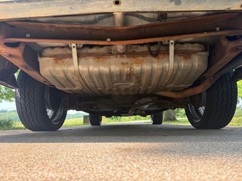 Used 1992 Cadillac Brougham RWD image 20