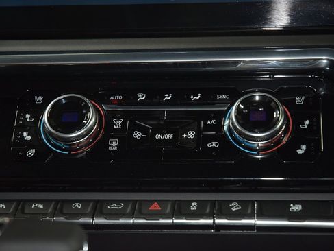 Used 2024 GMC Sierra 1500 Denali Ultimate image 35