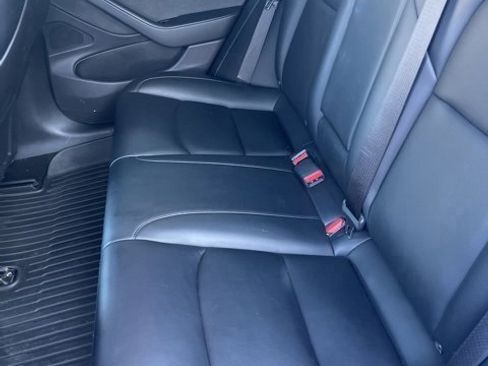 Used 2019 Tesla Model 3 Long Range image 10