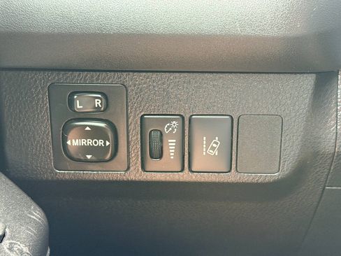 Used 2017 Toyota RAV4 LE w/ Carpet Mat Package FWD image 32