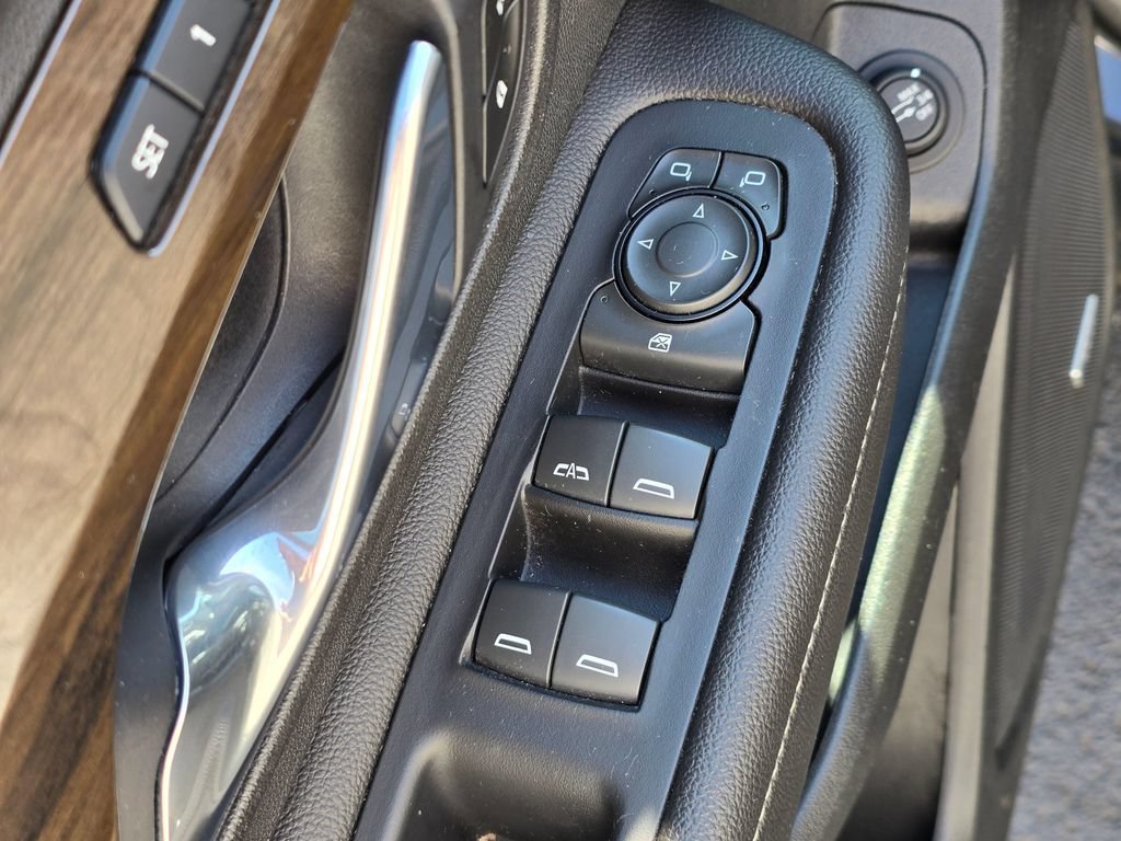 Used 2020 GMC Terrain Denali w/ Denali Premium Package AWD/4WD image 15