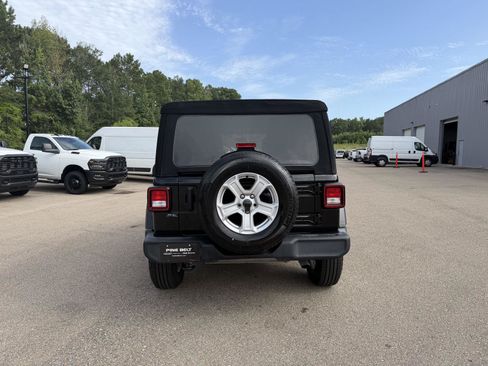 Used 2022 Jeep Wrangler Unlimited Sport AWD/4WD image 5