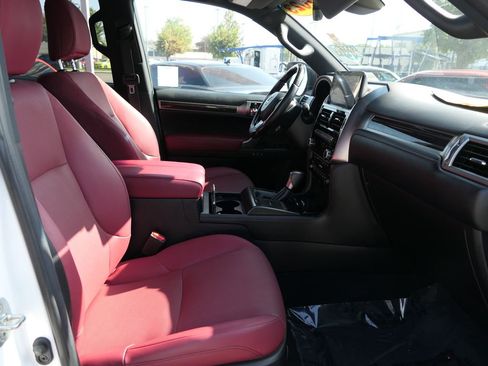 Used 2023 Lexus GX 460 Premium image 26
