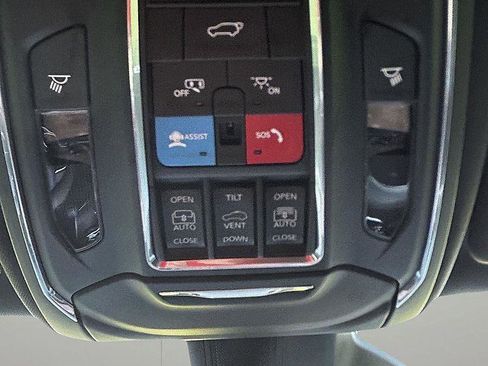 New 2023 Jeep Wagoneer Series III w/ Premium Group I image 37