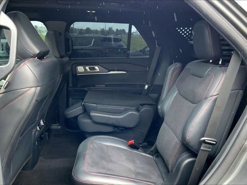 Used 2025 Ford Explorer ST w/ Sun And Sound Package AWD/4WD image 11