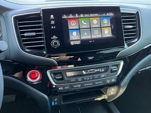 Used 2025 Honda Passport Black Edition image 11