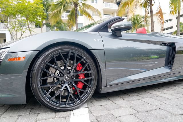 Used 2018 Audi R8 V10 AWD/4WD image 12