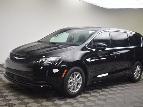 New 2027 Chrysler Pacifica LX FWD image 13
