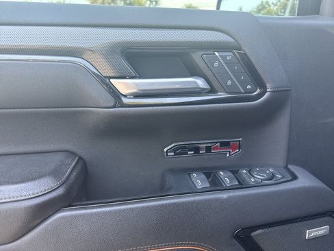 Used 2023 GMC Sierra 1500 AT4 w/ AT4 Premium Package AWD/4WD image 12