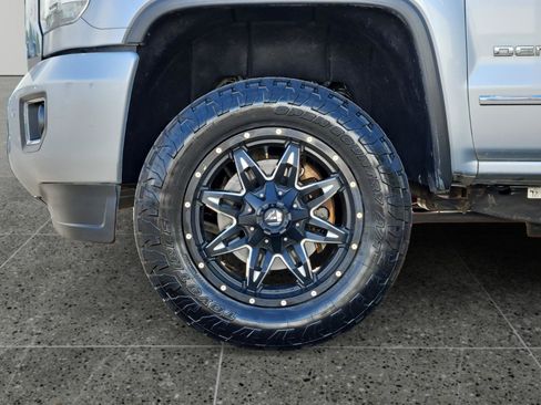 Used 2018 GMC Sierra 2500 Denali w/ Duramax Plus Package AWD/4WD image 13