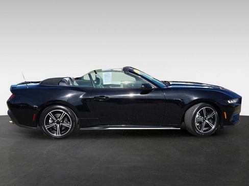 Used 2024 Ford Mustang Premium image 3