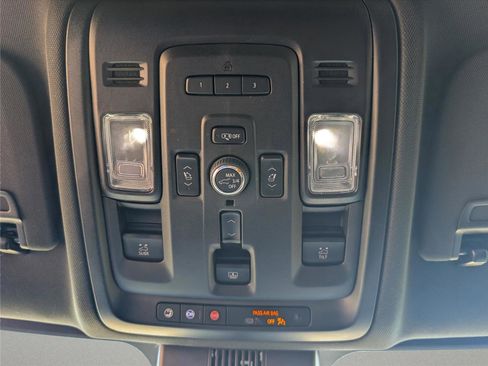 Used 2023 GMC Yukon AT4 w/ Technology Package image 17