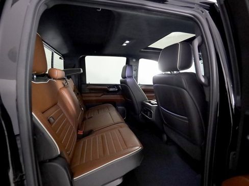 Used 2024 GMC Sierra 3500 Denali Ultimate image 14