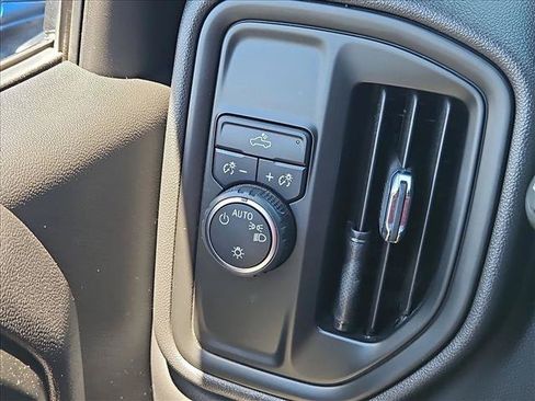 Certified 2025 Chevrolet Silverado 1500 Custom RWD image 17