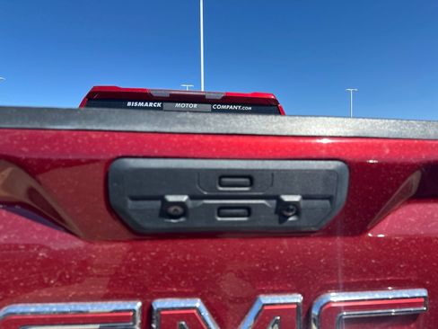 Used 2022 GMC Sierra 1500 Denali w/ Denali Premium Package AWD/4WD image 8