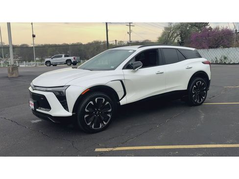 Certified 2024 Chevrolet Blazer EV RS image 4