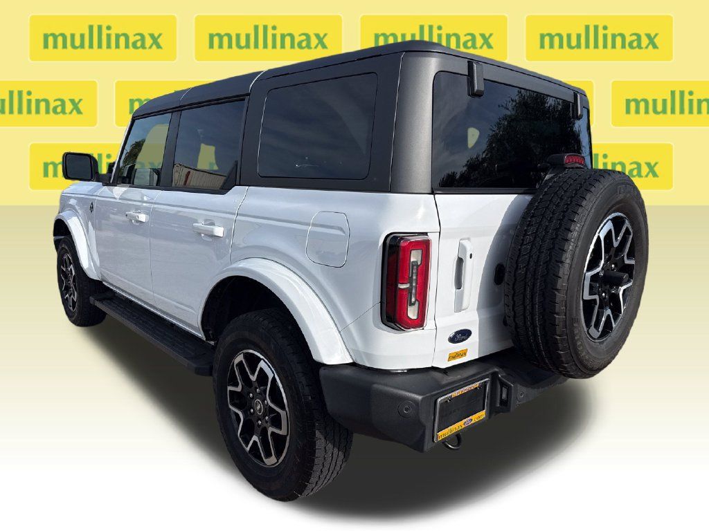 Used 2024 Ford Bronco Outer Banks AWD/4WD image 9